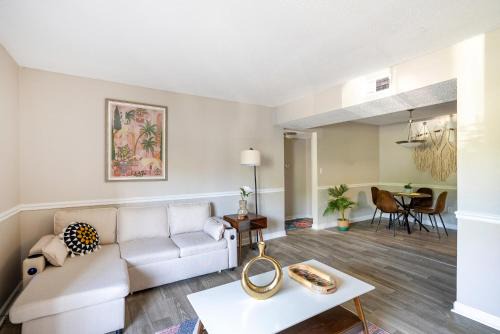 Crestline Heights Apartment | Cosy work & stay apartment in Birmingham