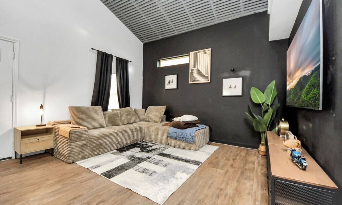 Fresno House | Cosytastic 2 Room Zen Den