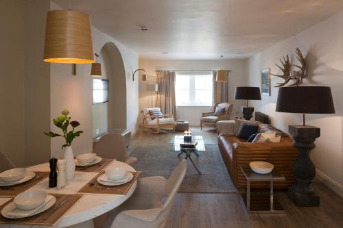 Moreton-in-Marsh Apartment | Cotswold Grey