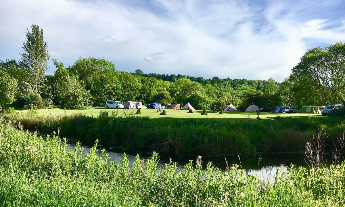 Whichford Cabin | Cotswolds Camping at Holycombe