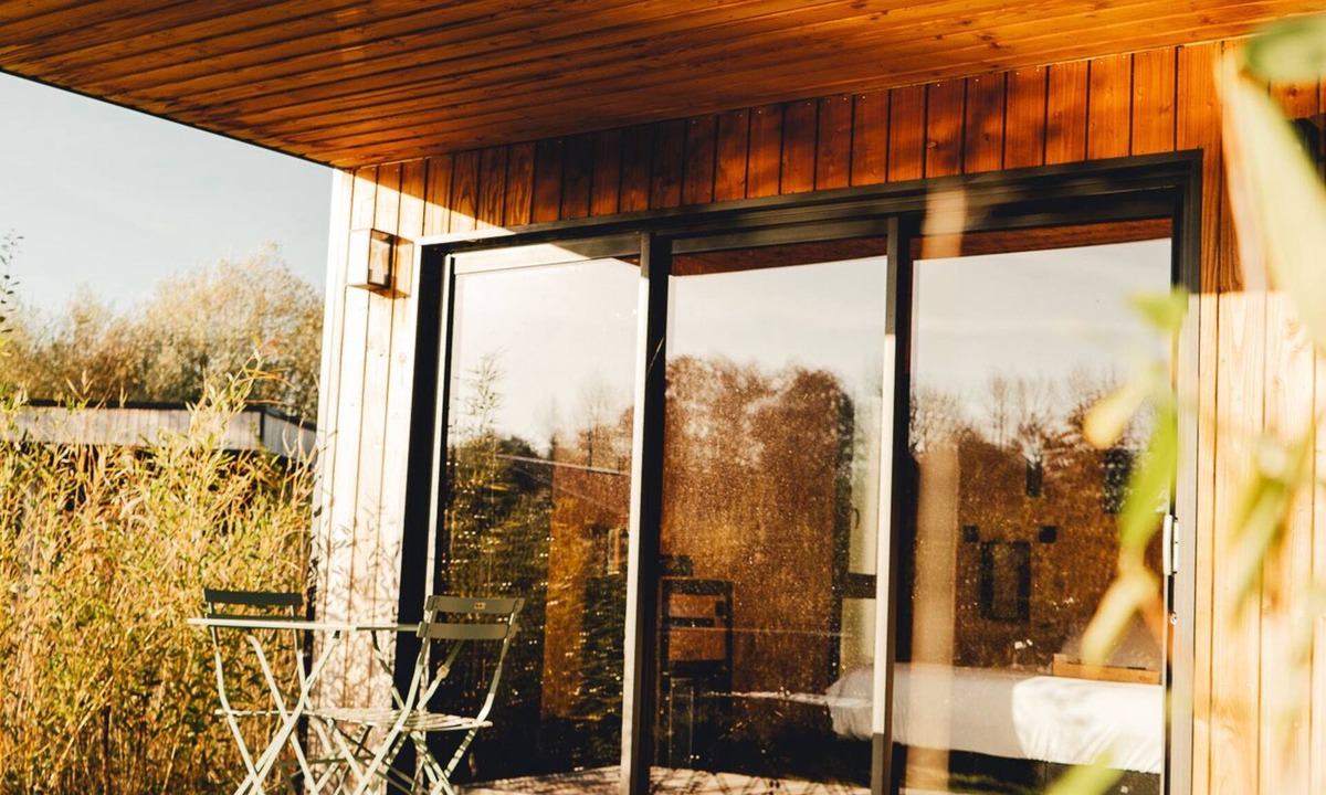 Saint-Quentin-en-Tourmont Apartment | Cottage by the water