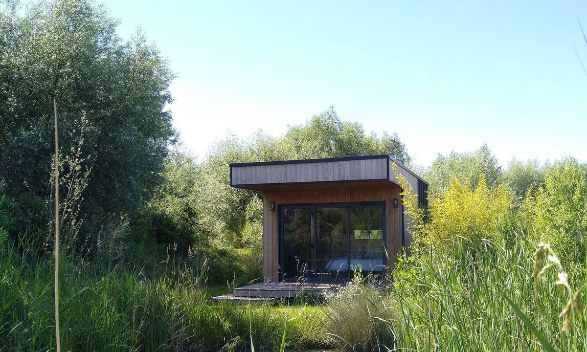 Saint-Quentin-en-Tourmont Apartment | Cottage by the water