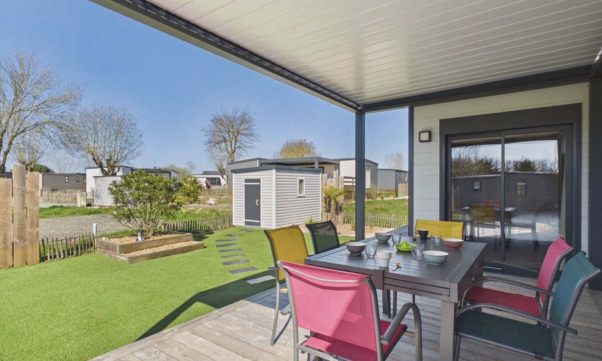 Saint-Gilles-Croix-de-Vie Ski Chalet | Cottage for 4 - 900m from the beach - Pool