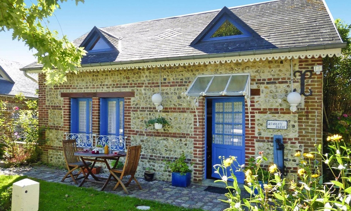 La Poterie-Cap-d'Antifer House | Cottage near Étretat Cliffs with Private Garden