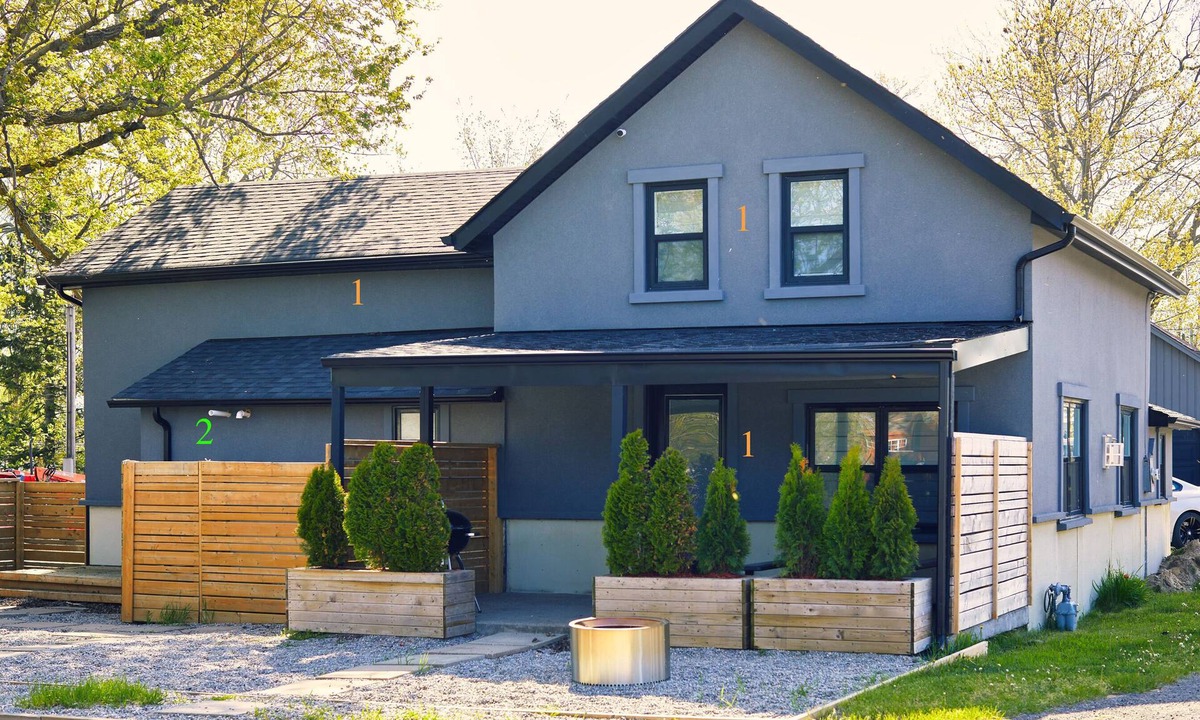 Wainfleet Cottage | Cottage 1: Charming Cottage Steps from the Lake