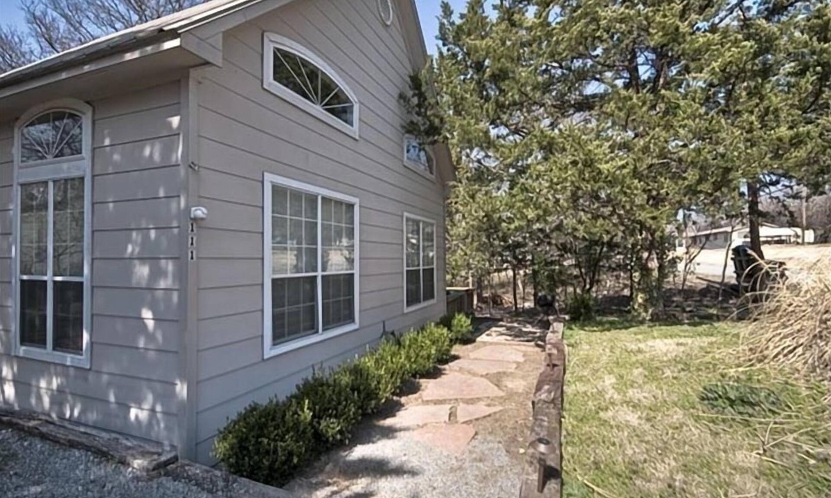 Pottsboro Cottage | Cottage, 1 mile to Highport Marina which offers a daily fee boat ramp.