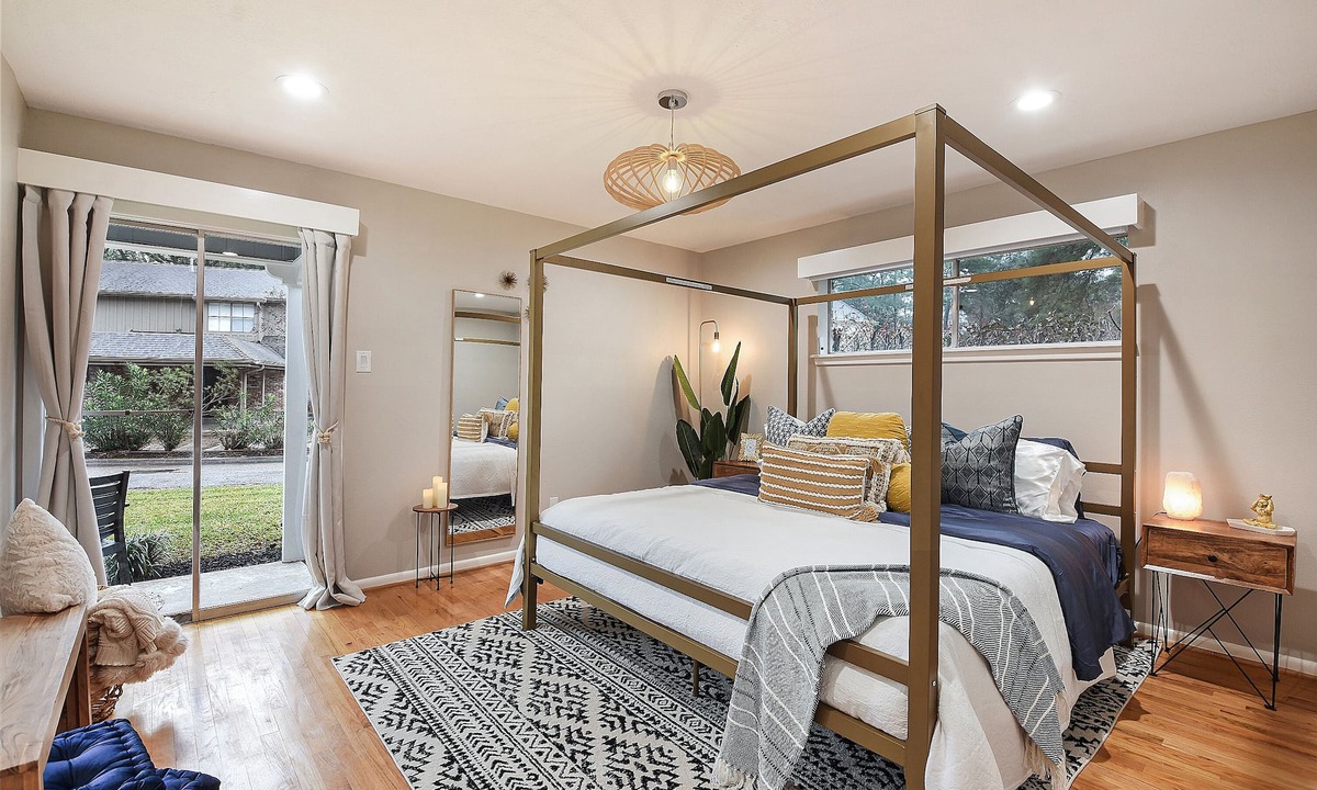 Barker Cottage | Cottage 19 Double King Suites EV Charger