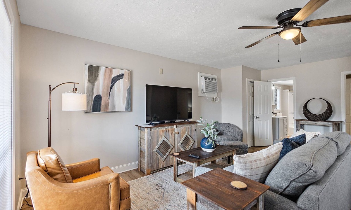 Ridgeland Cottage | Cottage 2 - Bourbon Way