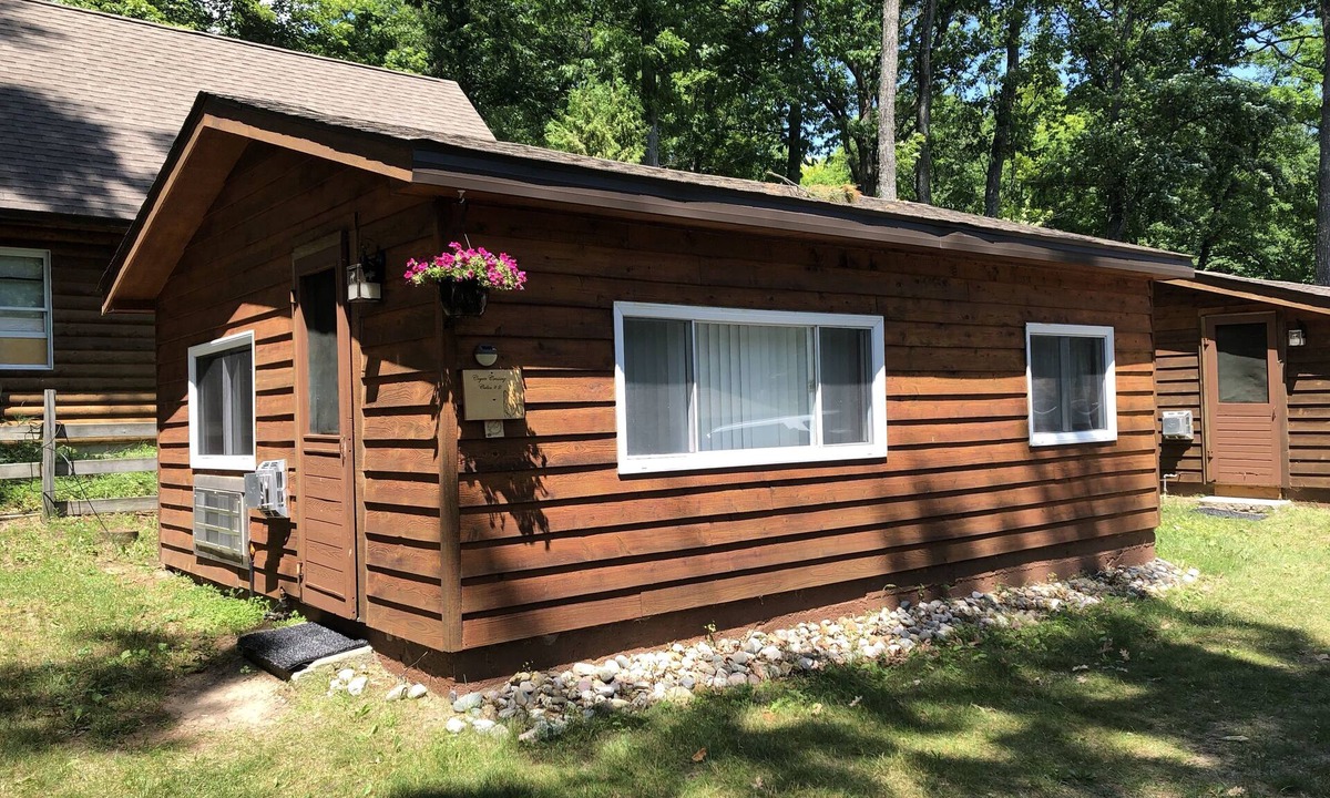 Mayfield Cabin | Cottage 2 by the lake