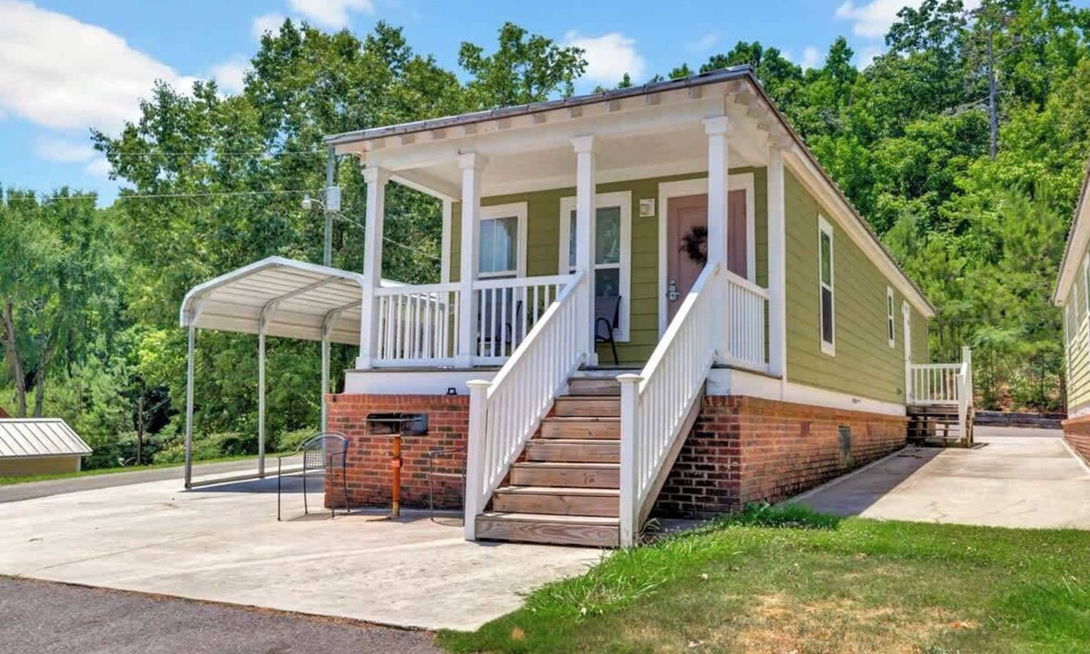 Langston Cottage | *Cottage #3 @ Fisherman's Landing (boat shelter)*