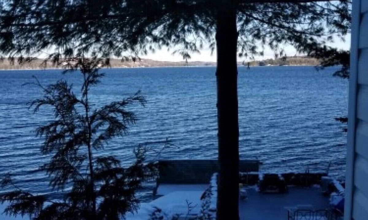 Cloyne Cottage | Cottage #3: Pristine Waterfront! Cottages on the edge of Bon Echo