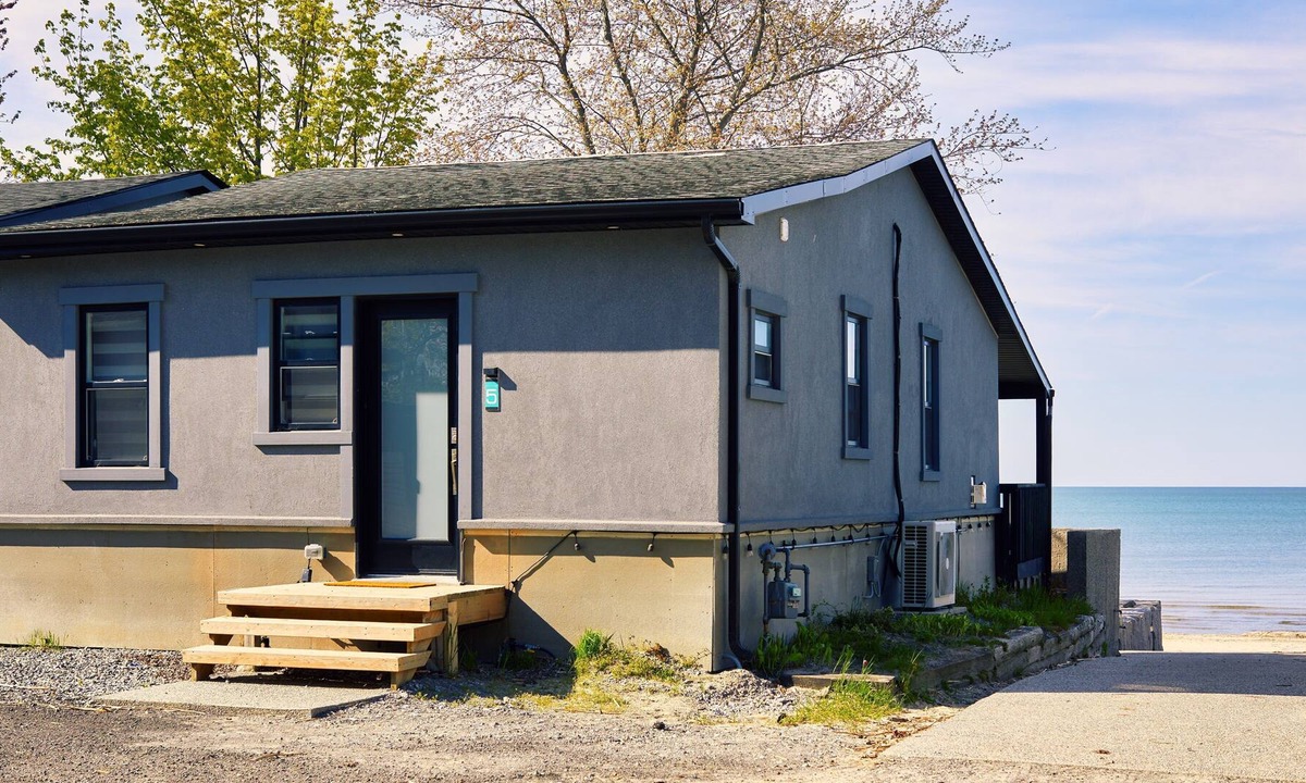 Wainfleet House | Cottage # 5...thelongbeachresort.ca