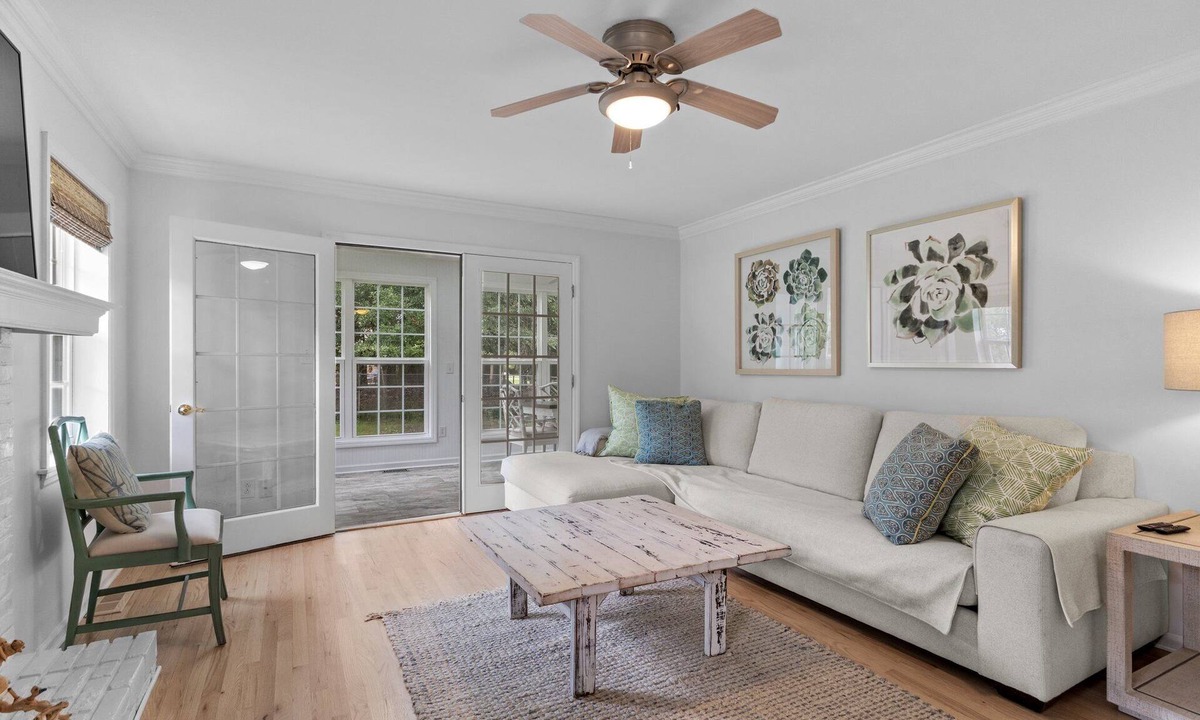 Pine Knoll Shores House | Cottage at Pine Knoll Shores (Pet Friendly)