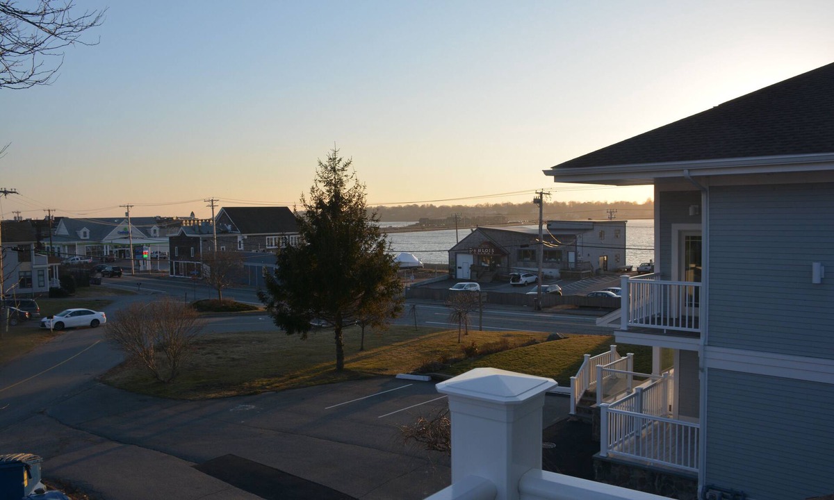 Newport East House | Cottage at Sea Breeze