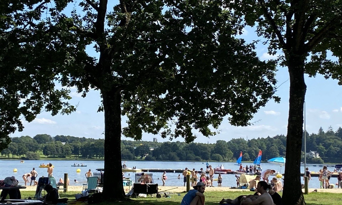 Ploermel House | Cottage at the foot of Lac au Duc and its golf course