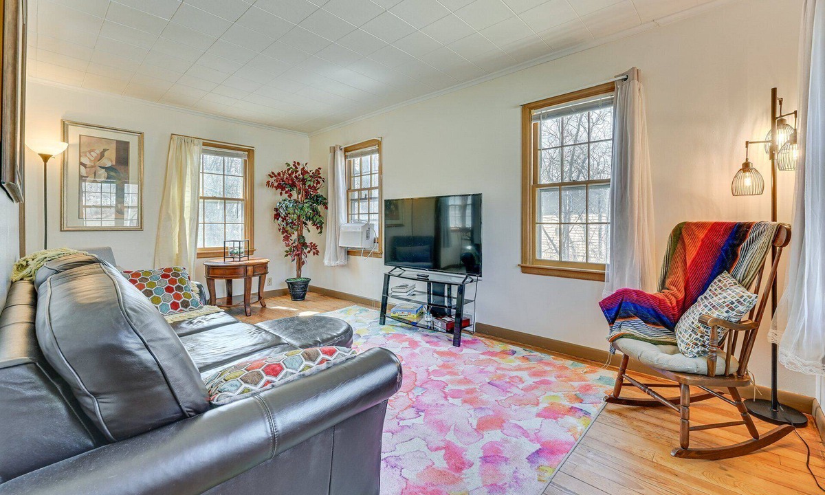 Ames Apartment | Cottage by the Park