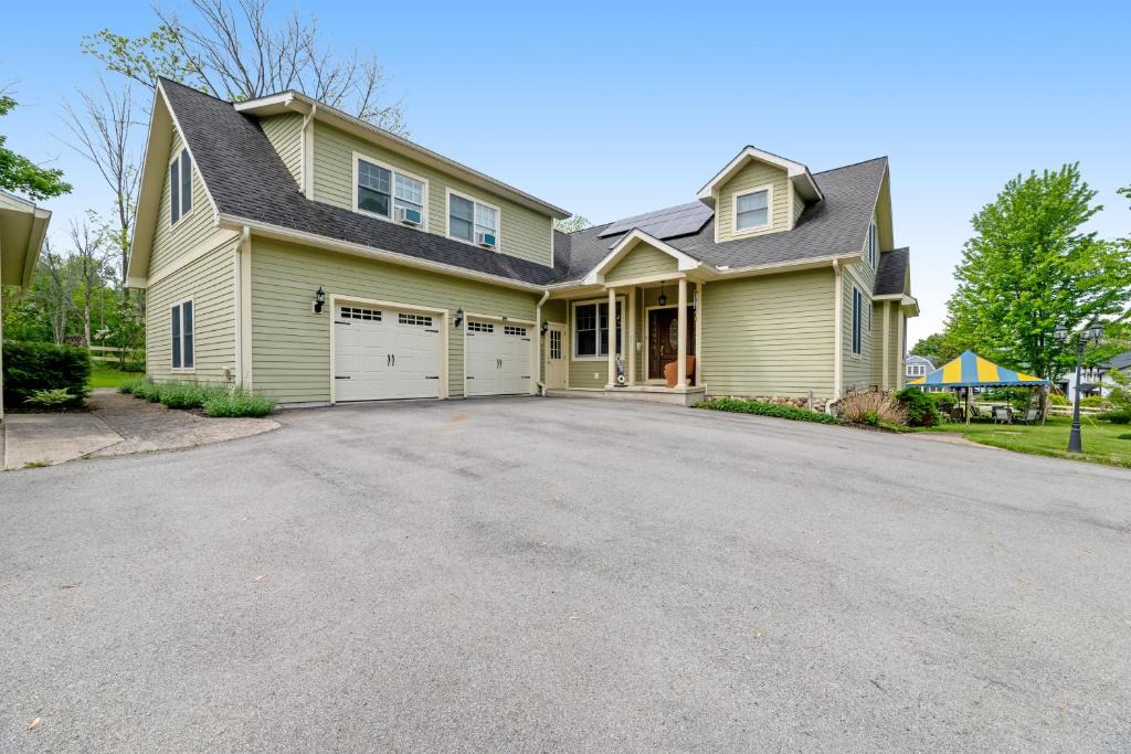 Canandaigua House | Cottage City Manor House Upper Level