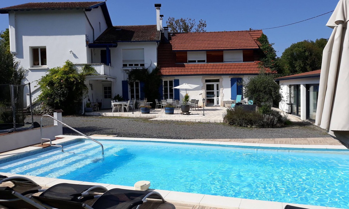 Lourdes House | Cottage Coocooning Domaine de Merete 8-14 pers, 4 ears, Spa and Pool, adapted PMR