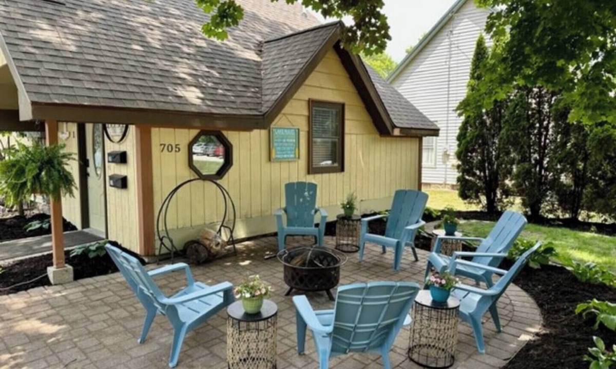 Clear Lake Cottage | Cottage Daze