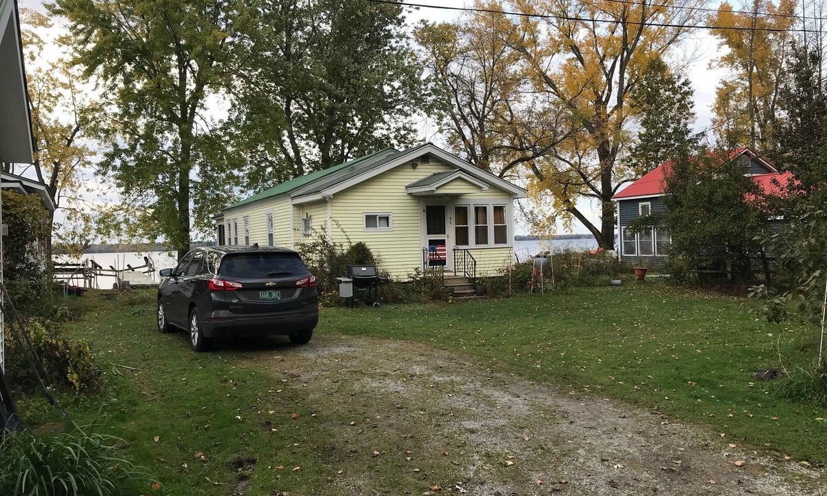 Swanton Cottage | Cottage Directly on Lake Champlain