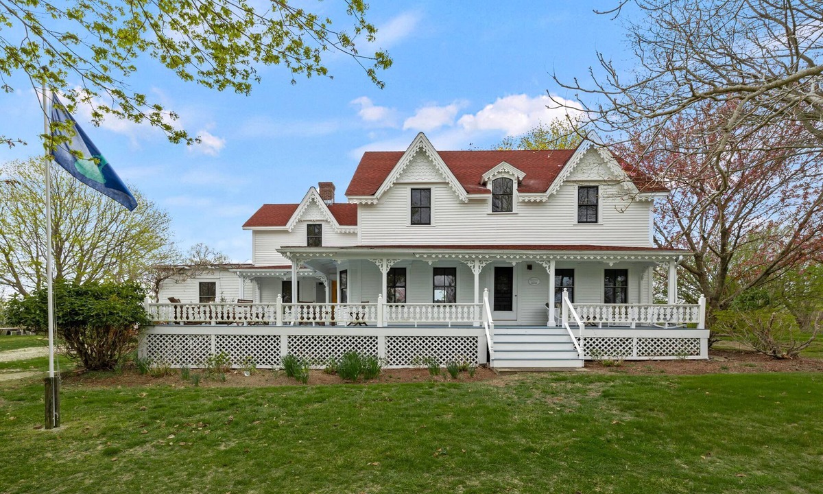 New Shoreham House | Cottage Farm near Mansion Beach