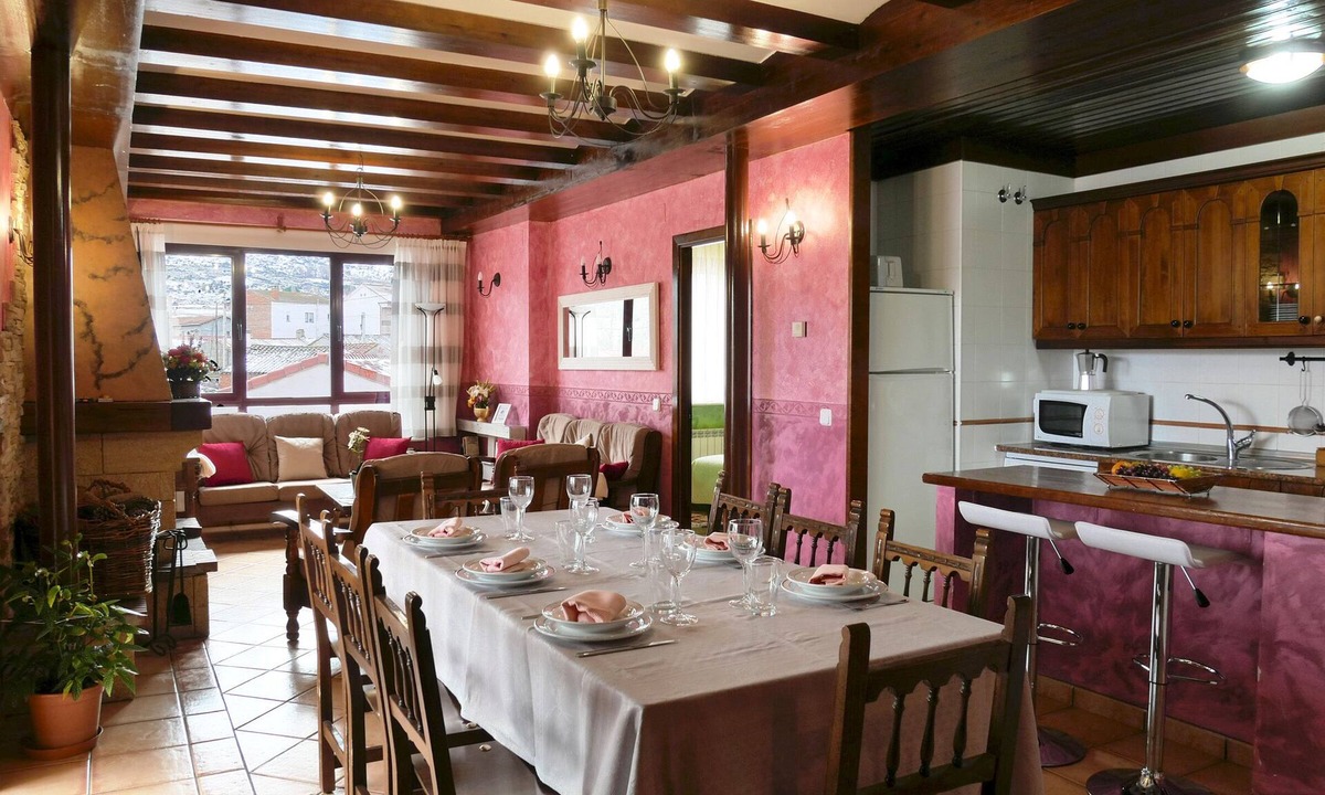 Robledillo Cottage | Cottage for up to 14 people with pool near Ávila - CASAS RURALES FLORENTINO