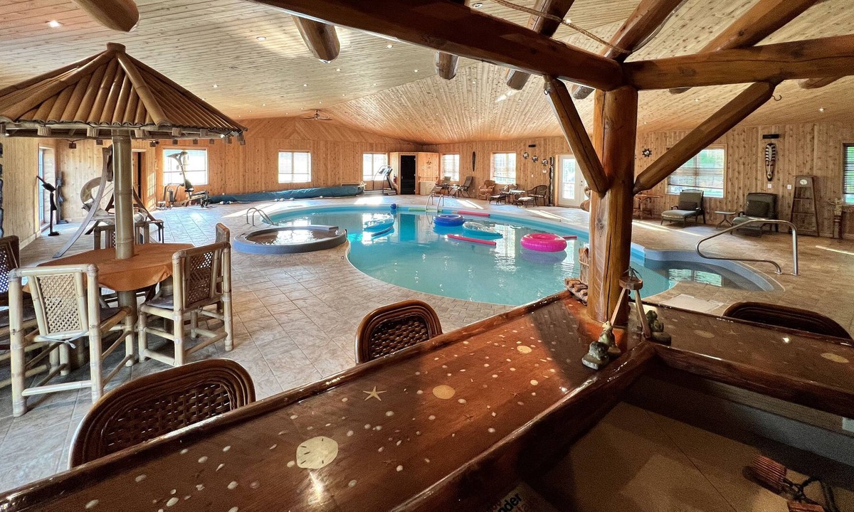 Marmora Cottage | Cottage Getaway with Indoor Pool