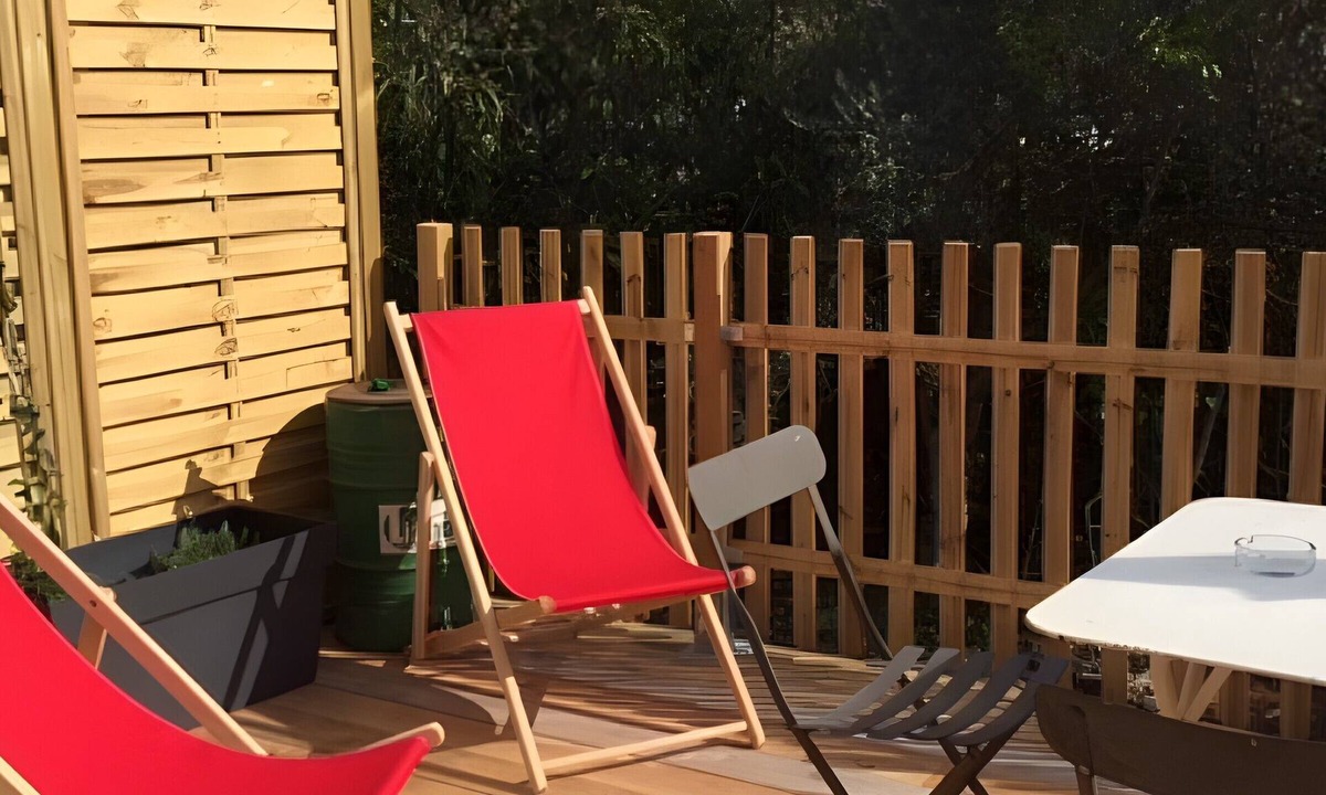 Sarrians Cottage | Cottage 'Gîte Chez Augustine' with Wi-Fi and Air Conditioning