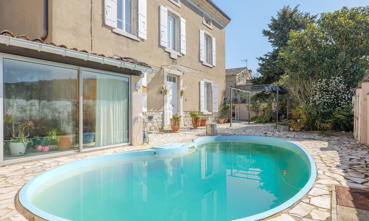Pradons Cottage | Cottage 'Gîte Coquelicot' with Shared Pool, Wi-Fi and Air Conditioning