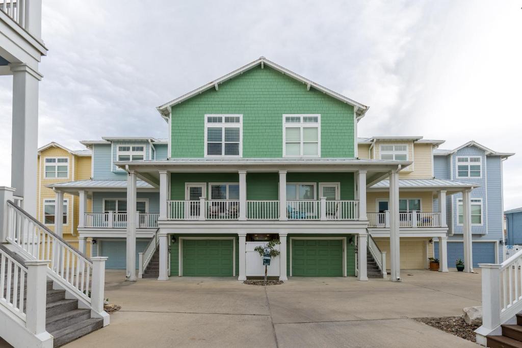 Corpus Christi House | Cottage House 203