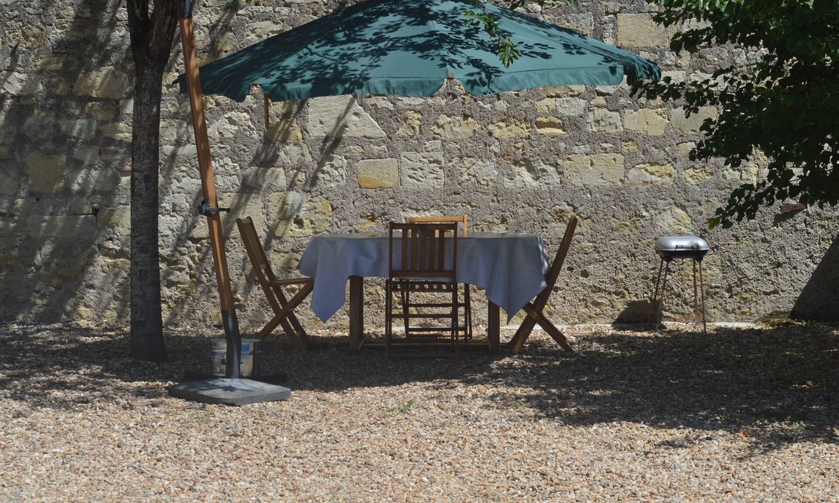 La Chapelle-sur-Loire Apartment | Cottage in the heart of the Bourgueil vineyard.