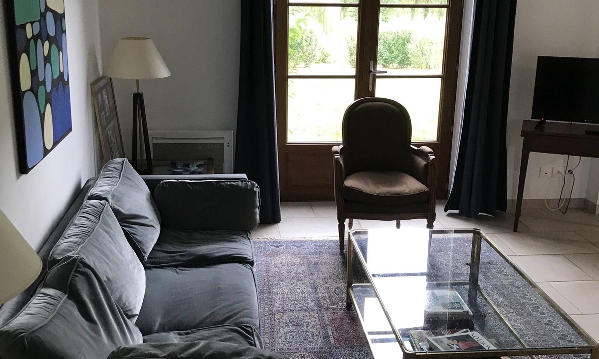 Les Marets House | Cottage in 8 ha park with lake, toys/swing set/ping pong,. Paris 80km. Pêche