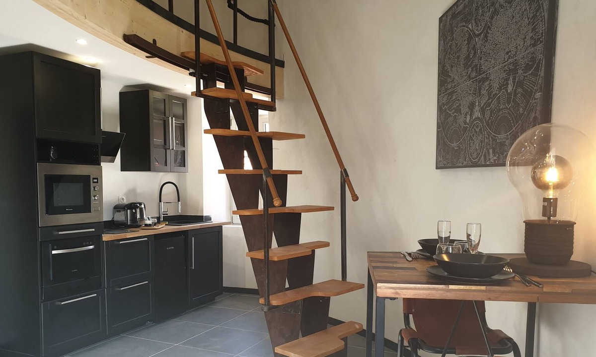 Paroisse Saint-Vincent-de-Paul Apartment | Cottage in a tower