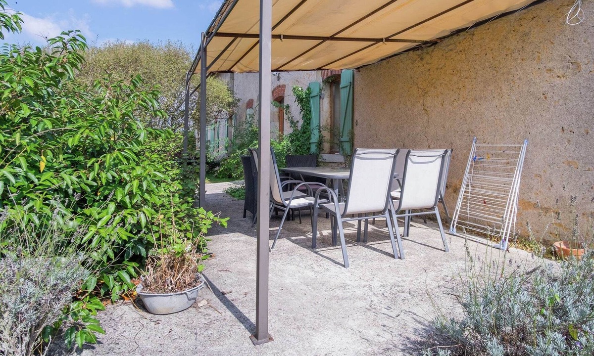 Giroux Other | Cottage in an old remote farmhouse near ChÃ¢teauroux