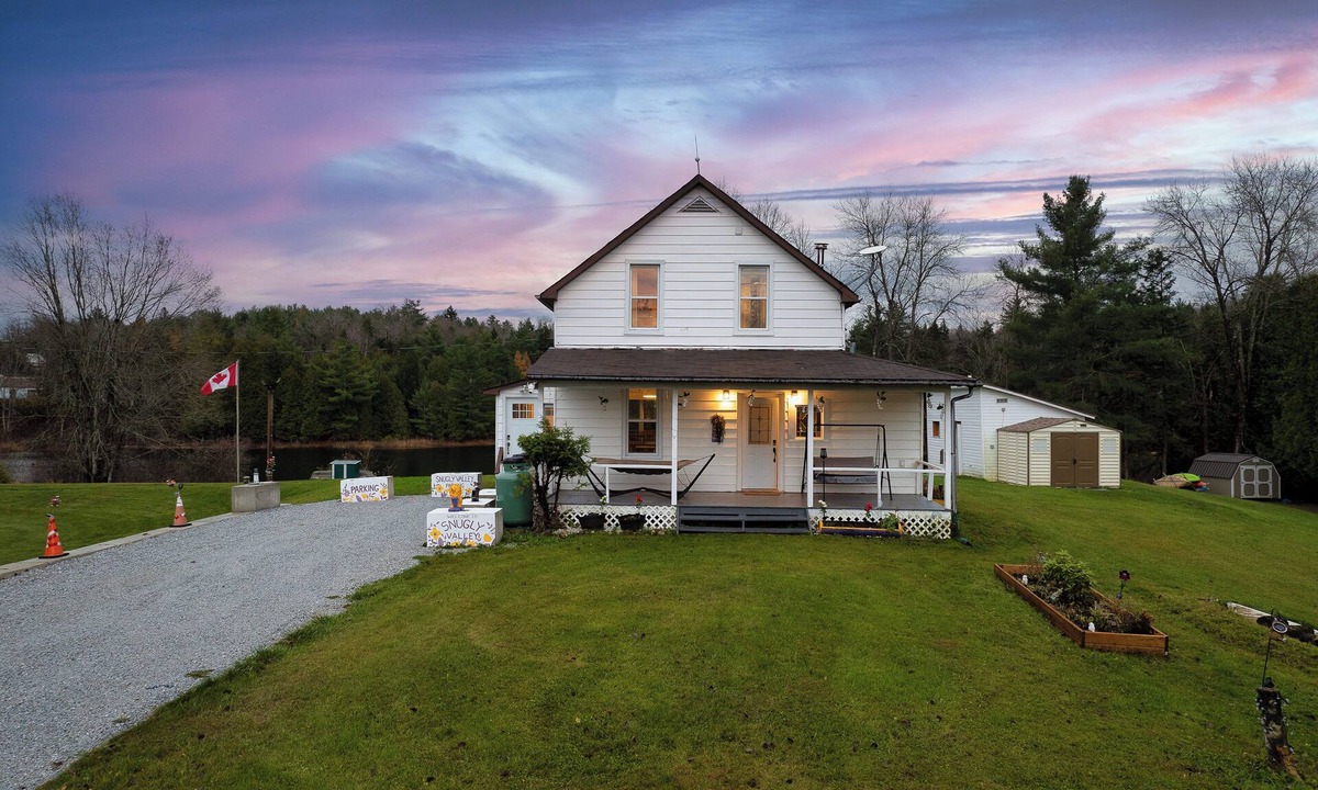 North Frontenac Cottage | Cottage in Ardoch North Frontenac Ompah fishing boat ruffed deck dock solarium