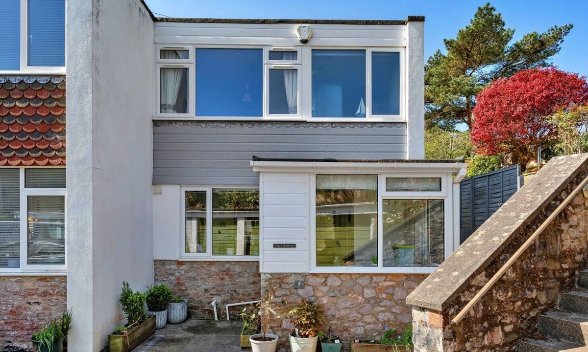 Stoke Gabriel House | Cottage in Devon by River Dart Adventures