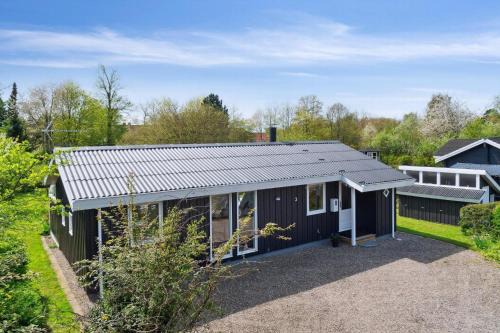 Vordingborg House | Cottage In Scenic Natural Surroundings