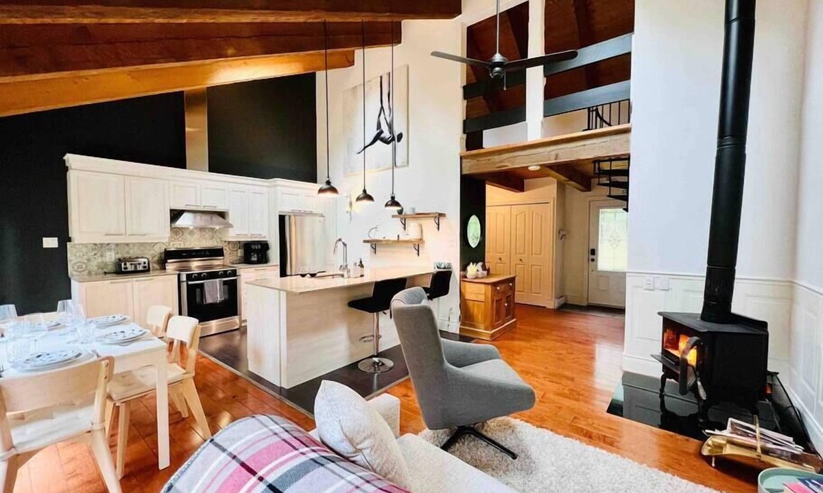 Orford Ski Chalet | Cottage in the village of Orford