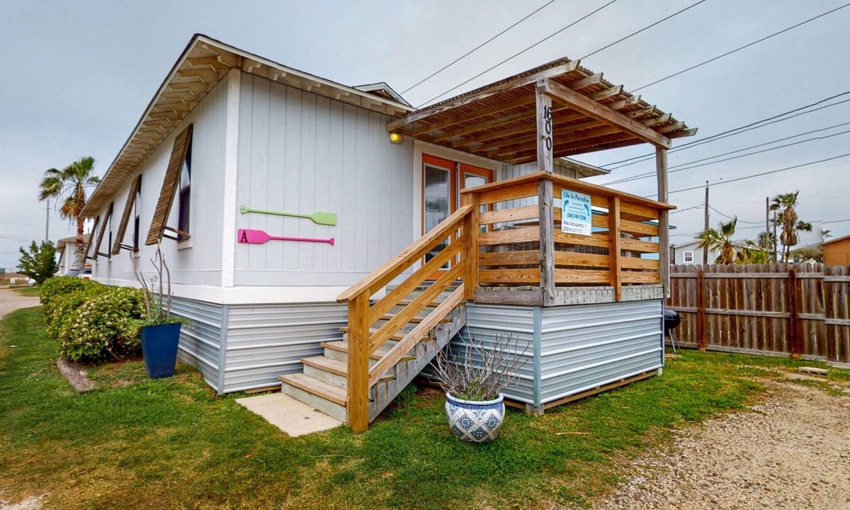 Shibui Sands House | Cottage in Town, Pet Friendly
