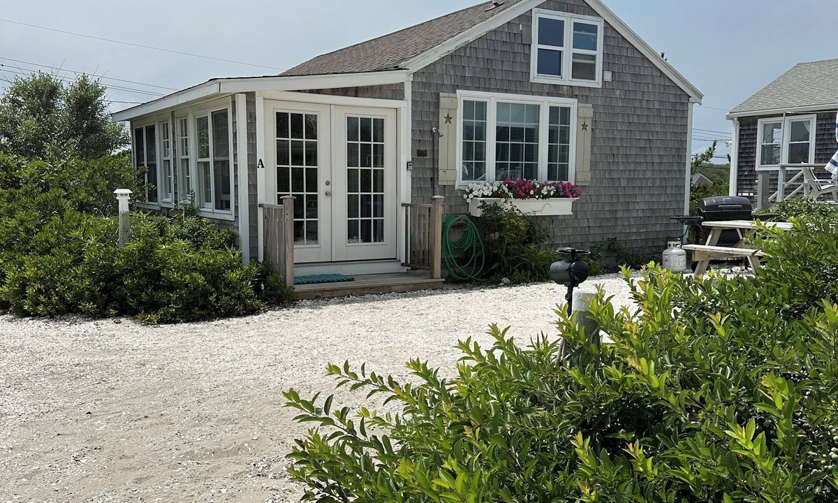 East Sandwich Cottage | Cottage is on a PRIVATE BEACH shared between two houses.