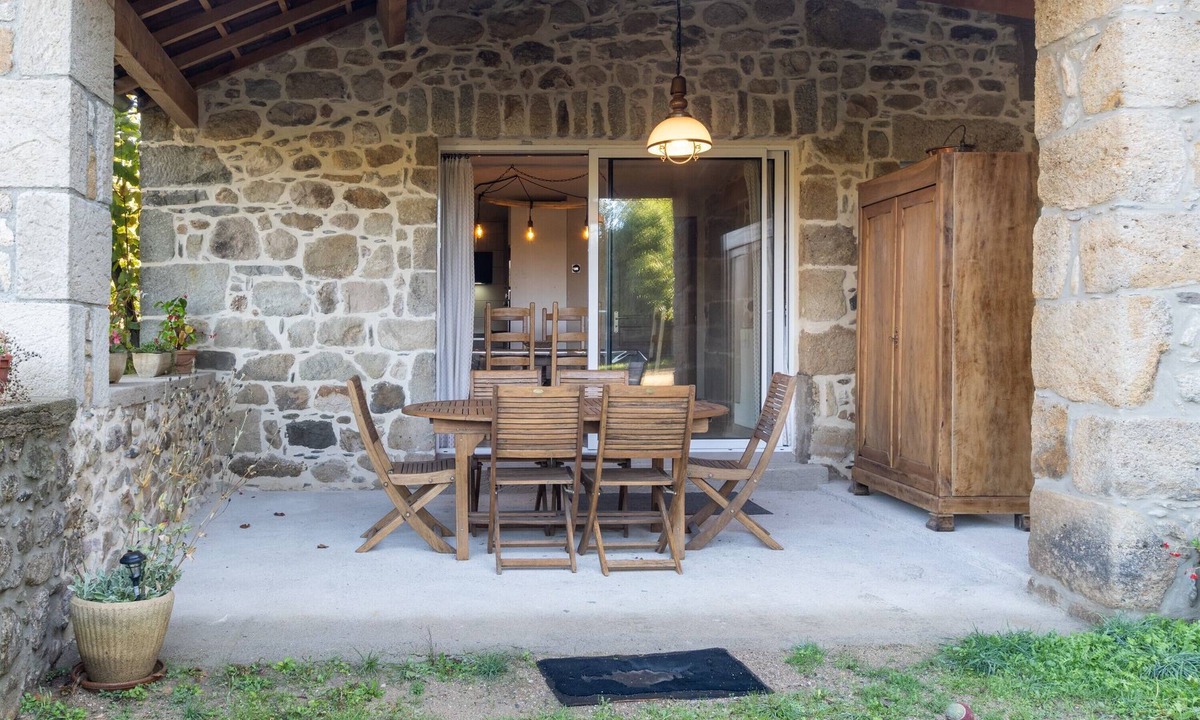 Les Assions Cottage | Cottage 'L'Ancienne Estable' with Private Terrace, Private Garden and Air Conditioning