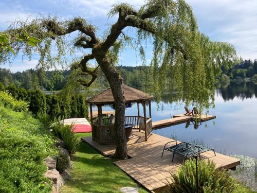 Woodinville Bed & Breakfast | Cottage Lake Bed and Breakfast