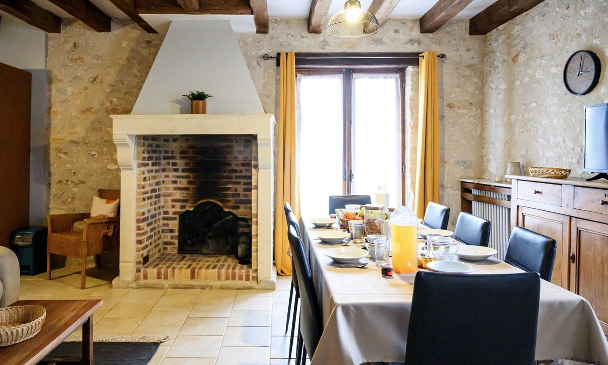 Chenou House | Cottage 'Le Cerisier' with shared garden and Wifi