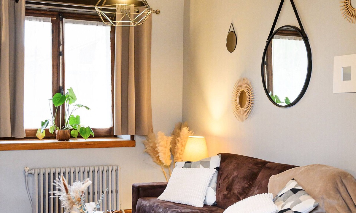 Chenou House | Cottage 'Le Rosier' with Shared Garden and Wifi