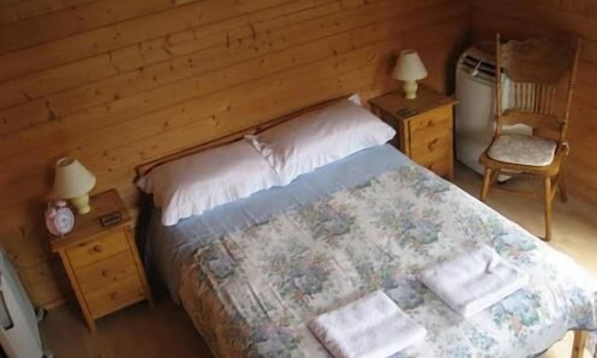 Odstock Cottage | Cottage Log Cabin at Hillside Self Catering
