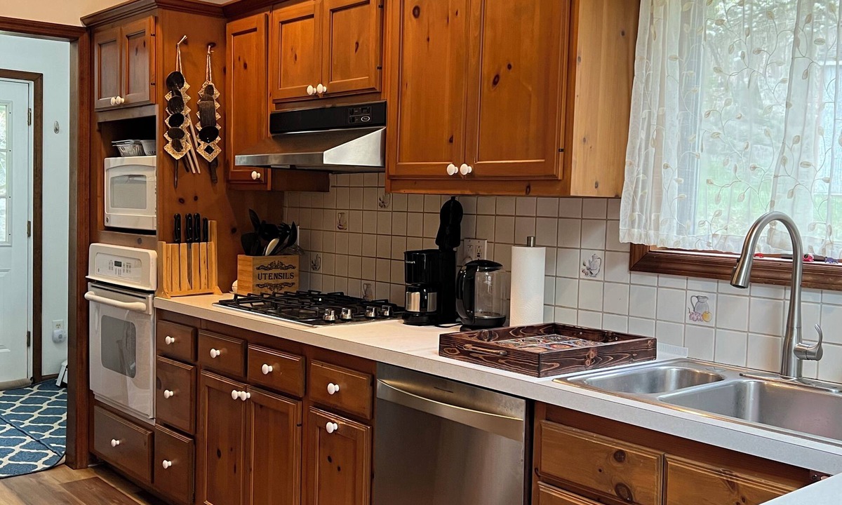 Mahopac Cottage | Cottage lost in time