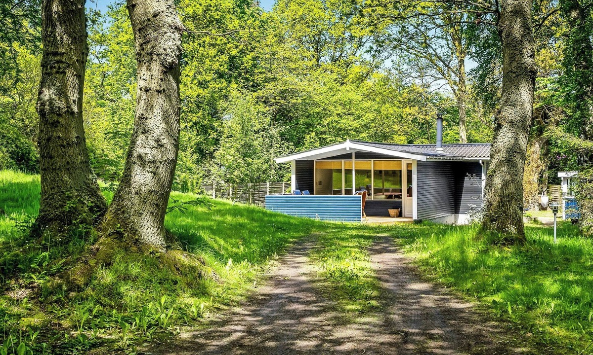 Fjellerup House | Cottage near forest and beach