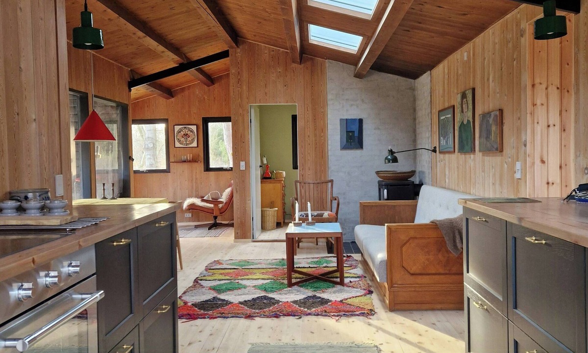 Melby House | Cottage near Hald Beach with large garden