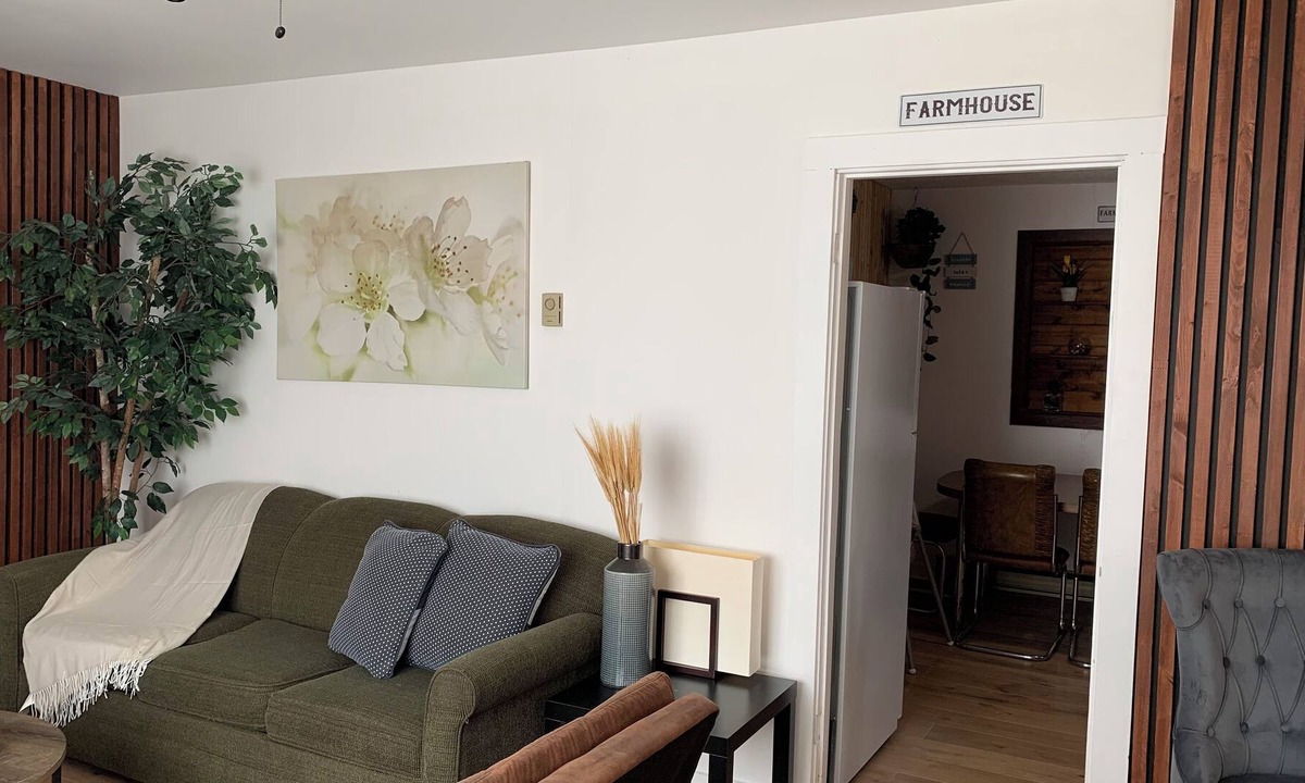 Oak Point Cottage | Cottage near lake manitoba