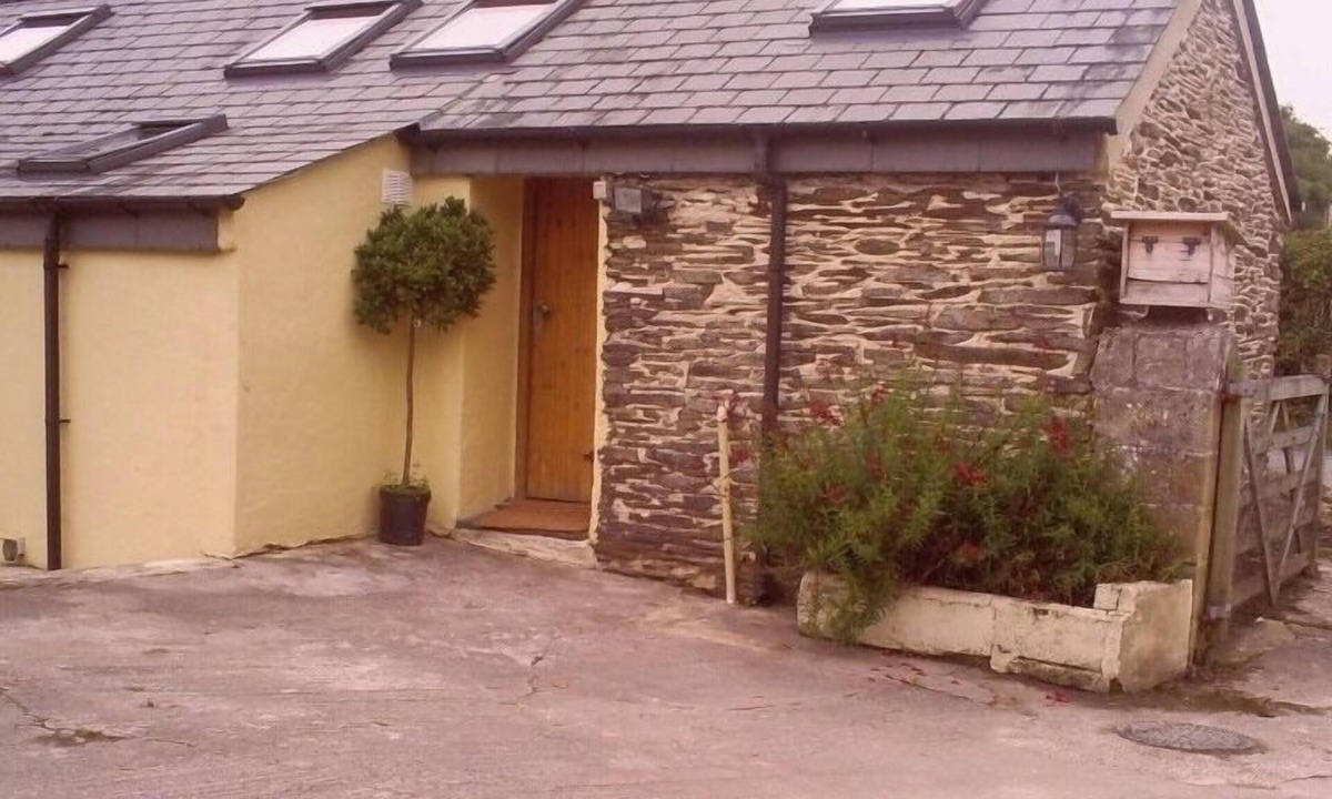 Penrose Cottage | Cottage near Porthcothan Beach